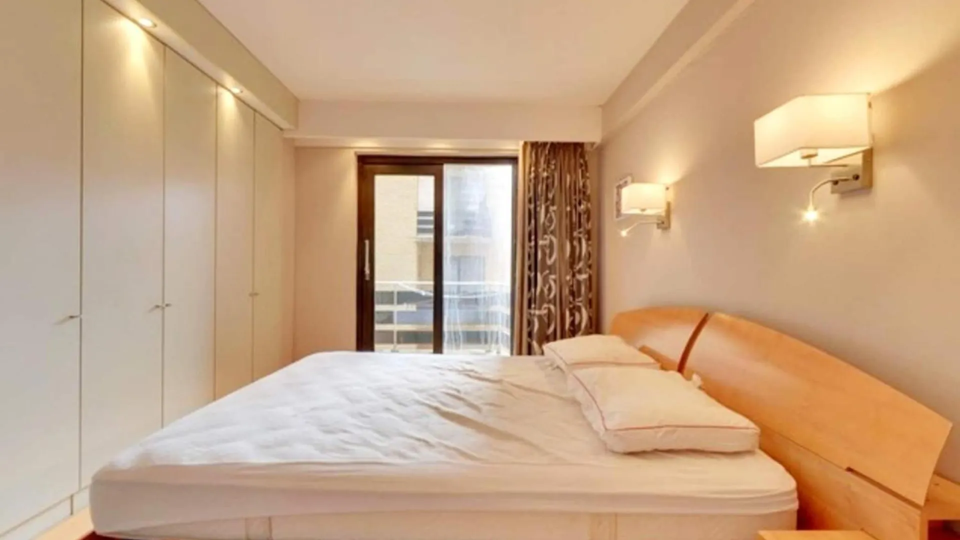 Beautiful 3-Bedroom Apartment With Sea View Middelkerke Belgium