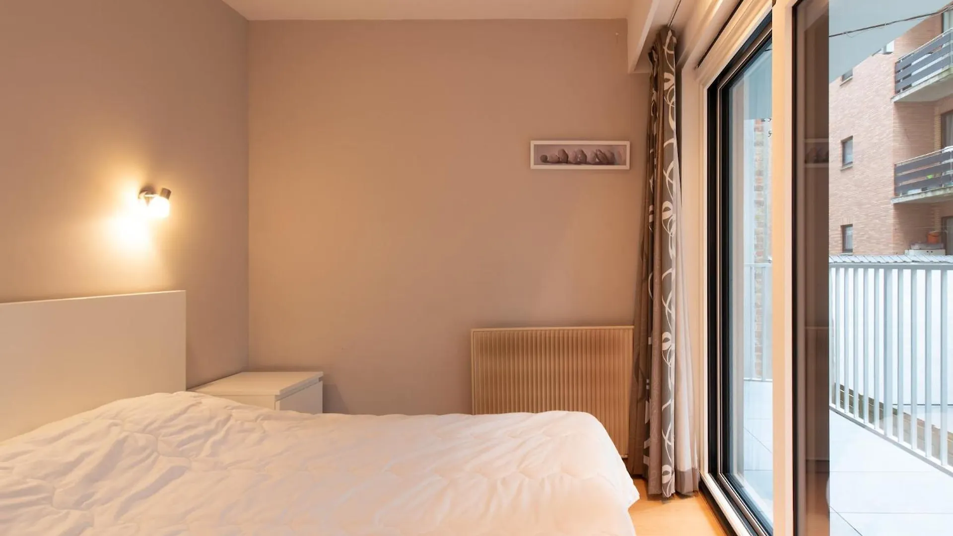 Beautiful 3-Bedroom Apartment With Sea View Middelkerke 0*,